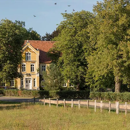 Naturnahes, Neu Eingerichtetes Mit 1 Schlafzimmer Apartment Neu Gaarz