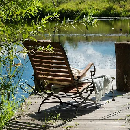 Naturnahes, Neu Eingerichtetes Mit 1 Schlafzimmer Lägenhet *