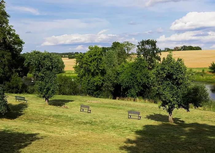 Naturnahes, Neu Eingerichtetes Mit 1 Schlafzimmer *