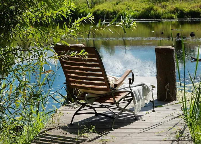 Naturnahes, Neu Eingerichtetes Mit 1 Schlafzimmer Lägenhet *